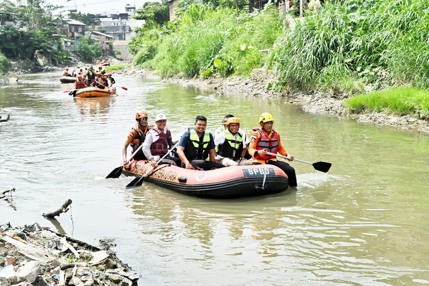 HUT Gerindra Ke 18, Bobby Nasution Ikut Bersihkan Sungai Deli