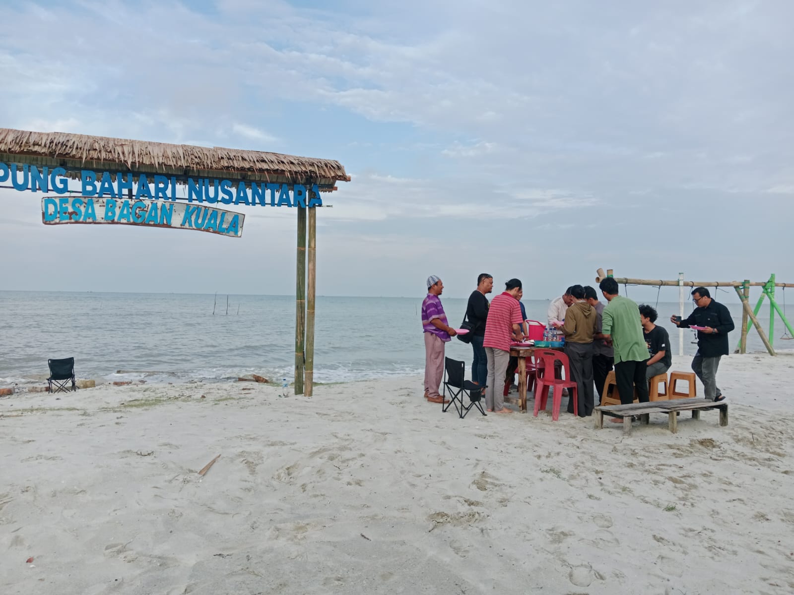 Pantai Merdeka Bagan Kuala, Pesona Pasir Putih dan Kopi Badotak yang Kian Diminati Wisatawan