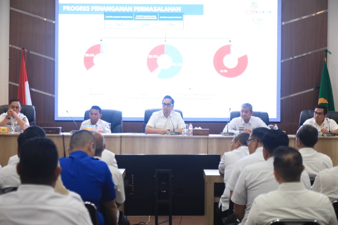 SAPA KOTA, Rico Waas Ultimatum Camat: Jangan Ada Sampah Berserakan Di Medan