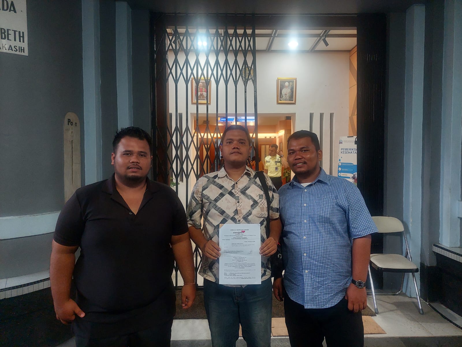 Tidak puas atas pelayanan selama perawatan, keluarga almarhumah Jessica Sipayung melayangkan somasi kepada pimpinan Rumah Sakit (RS) Santa Elisabeth di Medan