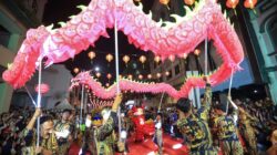 Warga Medan Larut Dalam Kemeriahan Imlek 3 Warga Medan Larut Dalam Kemeriahan Imlek