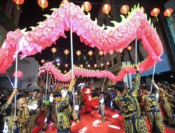 Warga Medan Larut Dalam Kemeriahan Imlek