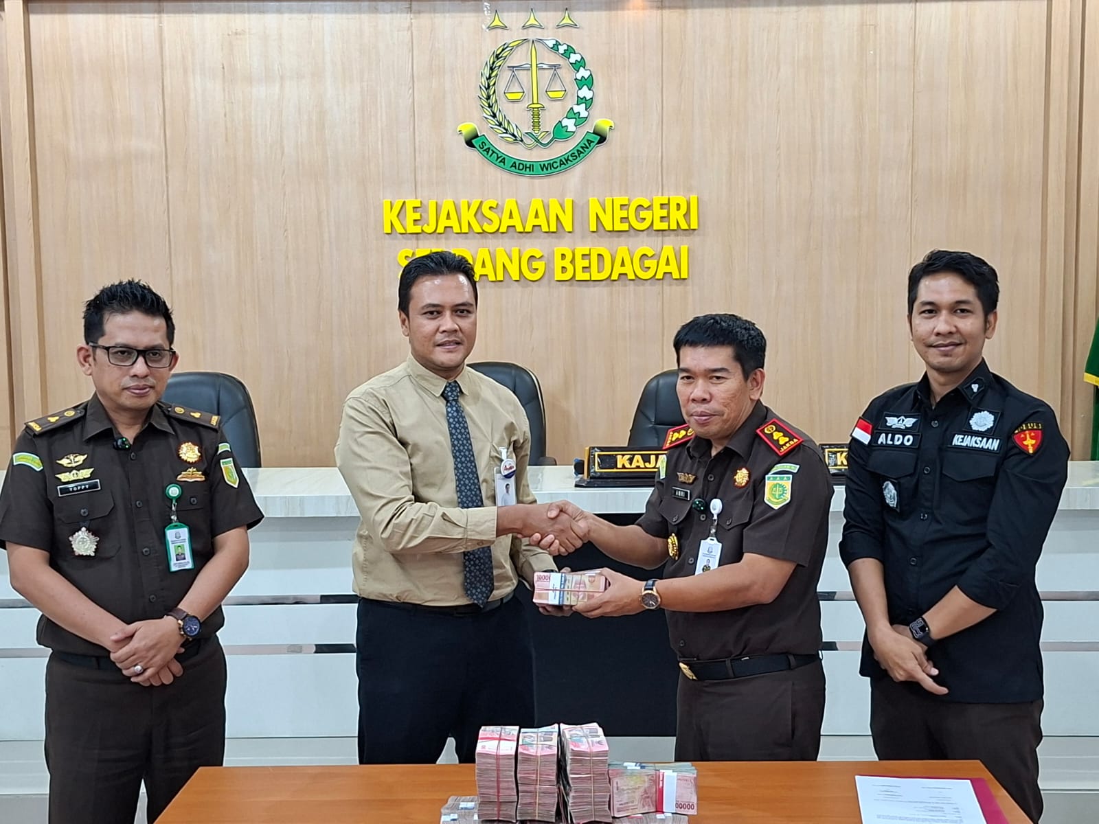 Terpidana Korupsi Kredit 2015 Lunasi Rp725 Juta, Kejari Sergai Serahkan ke Bank Sumut