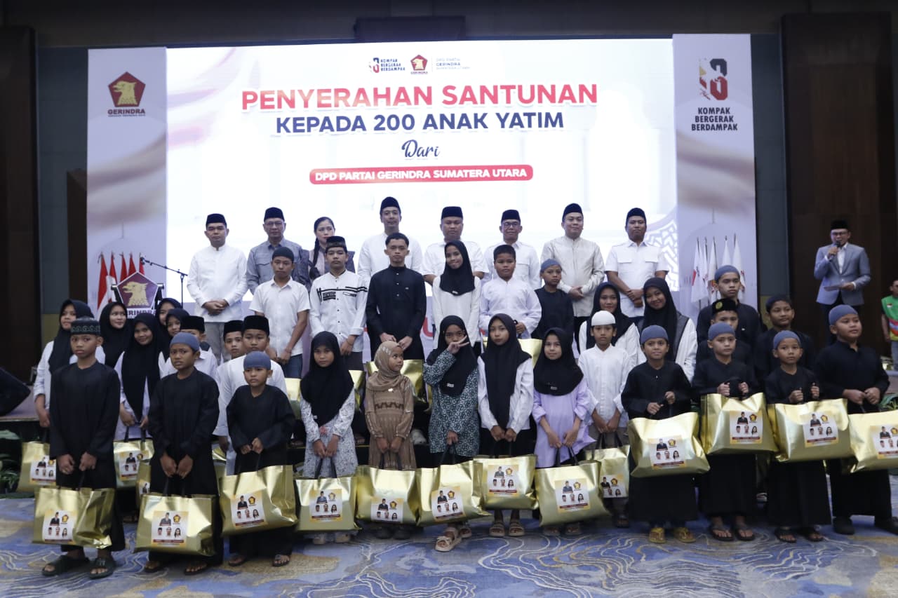 Zakiyuddin Harahap Serahkan Santunan Anak Yatim Dibuka Puasa Bersama DPD Gerindra Sumut