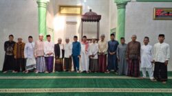 Ratusan umat muslim Warga Jl. Gurilla Kel Sei Kerah Hilir I Kec Medan Perjuangan Padati Masjid Al Ikhsaniyah