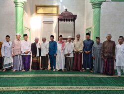 Ratusan umat muslim Warga Jl. Gurilla Kel Sei Kerah Hilir I Kec Medan Perjuangan Padati Masjid Al Ikhsaniyah