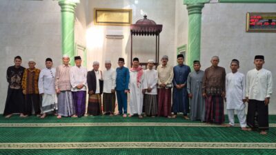 Ratusan umat muslim Warga Jl. Gurilla Kel Sei Kerah Hilir I Kec Medan Perjuangan Padati Masjid Al Ikhsaniyah