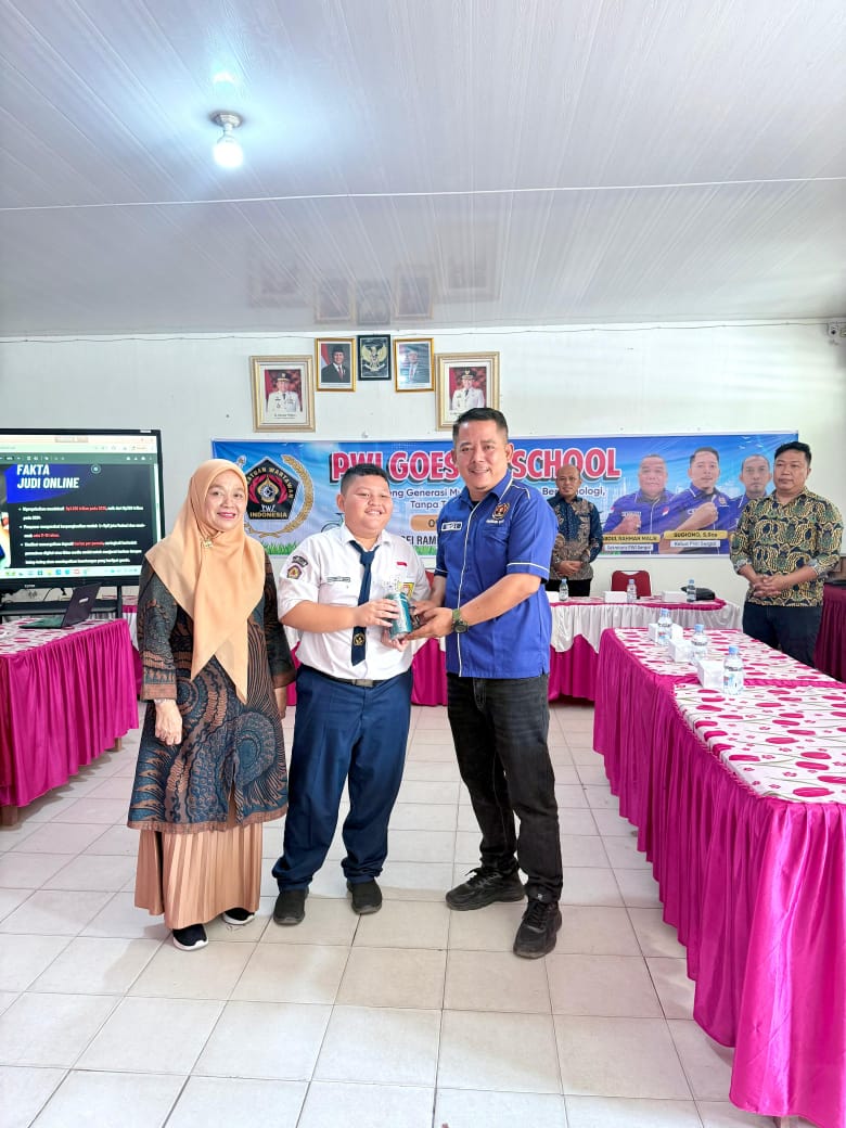 PWI Sergai Edukasi Pelajar di SMPN 1 Sei Rampah