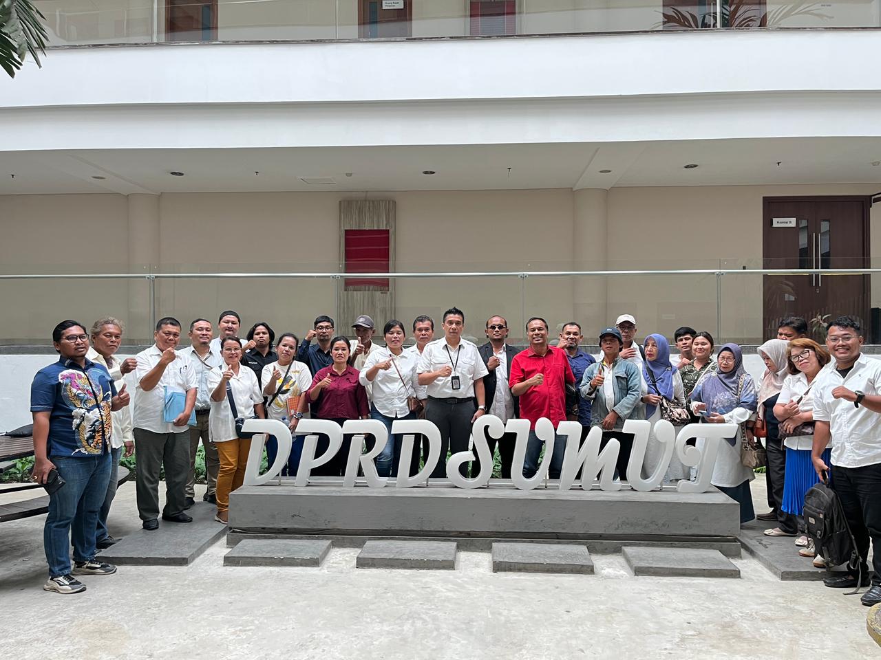 DPRD Sumut Minta Perusahaan Padel Quantum & Social Sport Cemara Tanggapi Keluhan Warga Pulo Brayan Bengkel Baru Serius