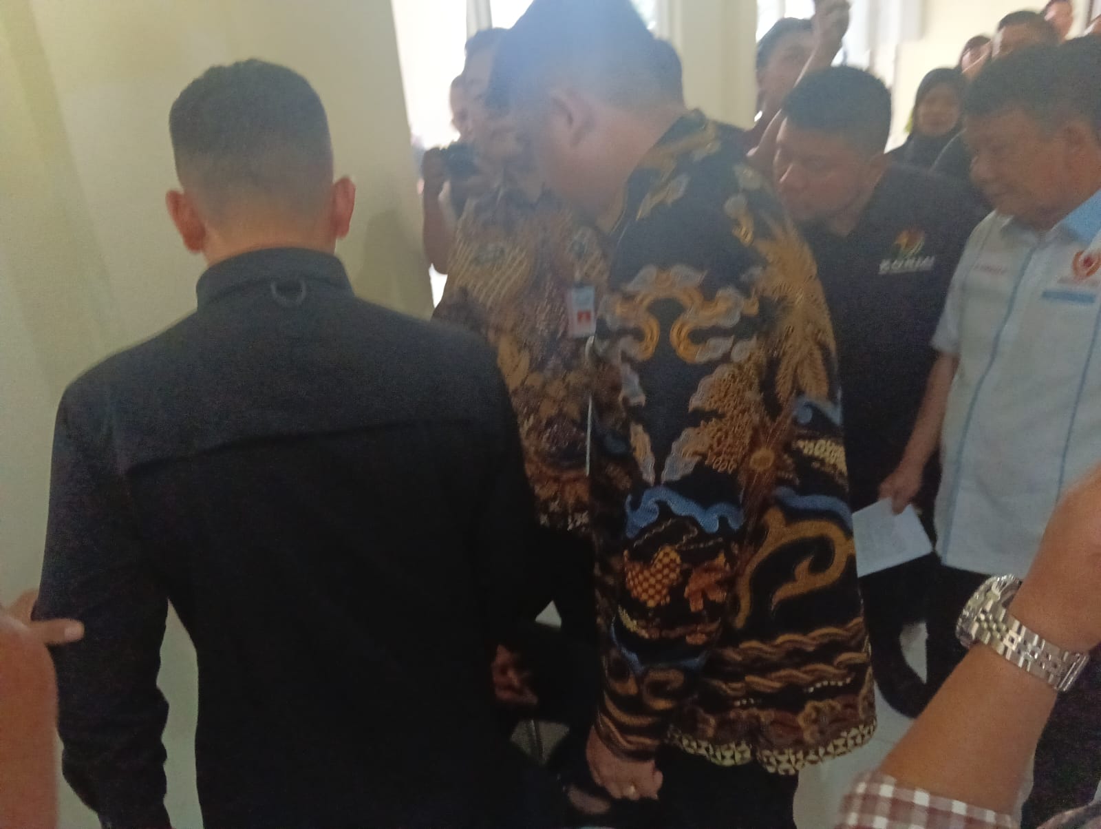 Geram, Gubsu Tampar Terduga Pengguna Narkoba Di Kantor KONI Sumut
