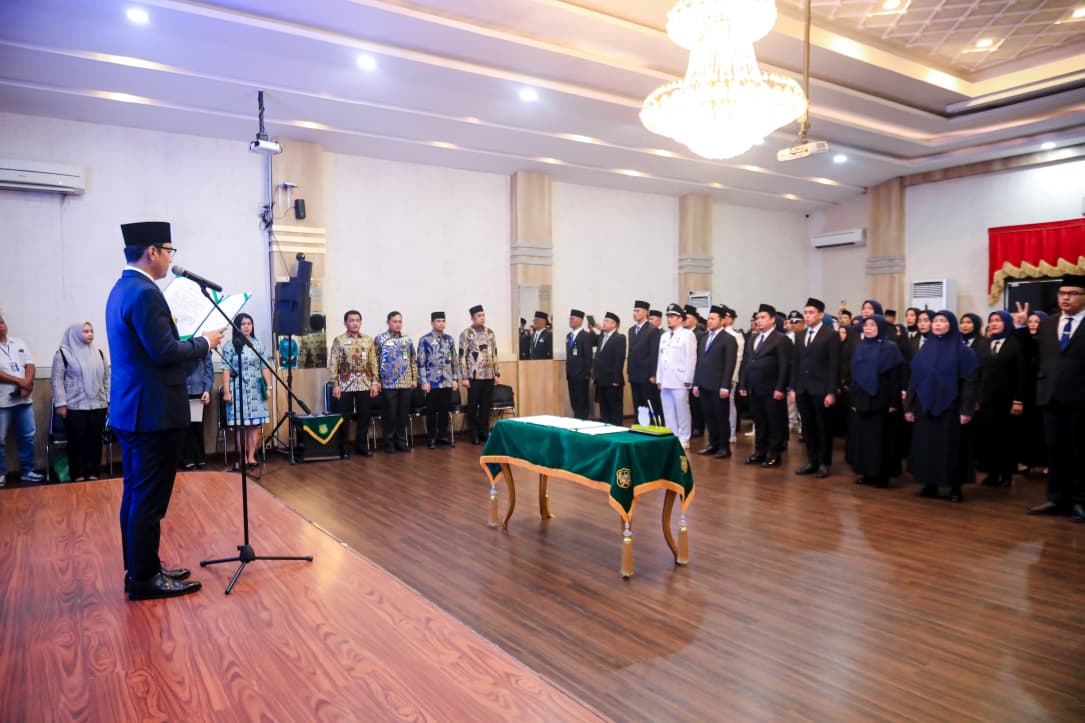 Lantik Eselon II, III dan IV, Rico Waas Beri Deadline 6 Bulan