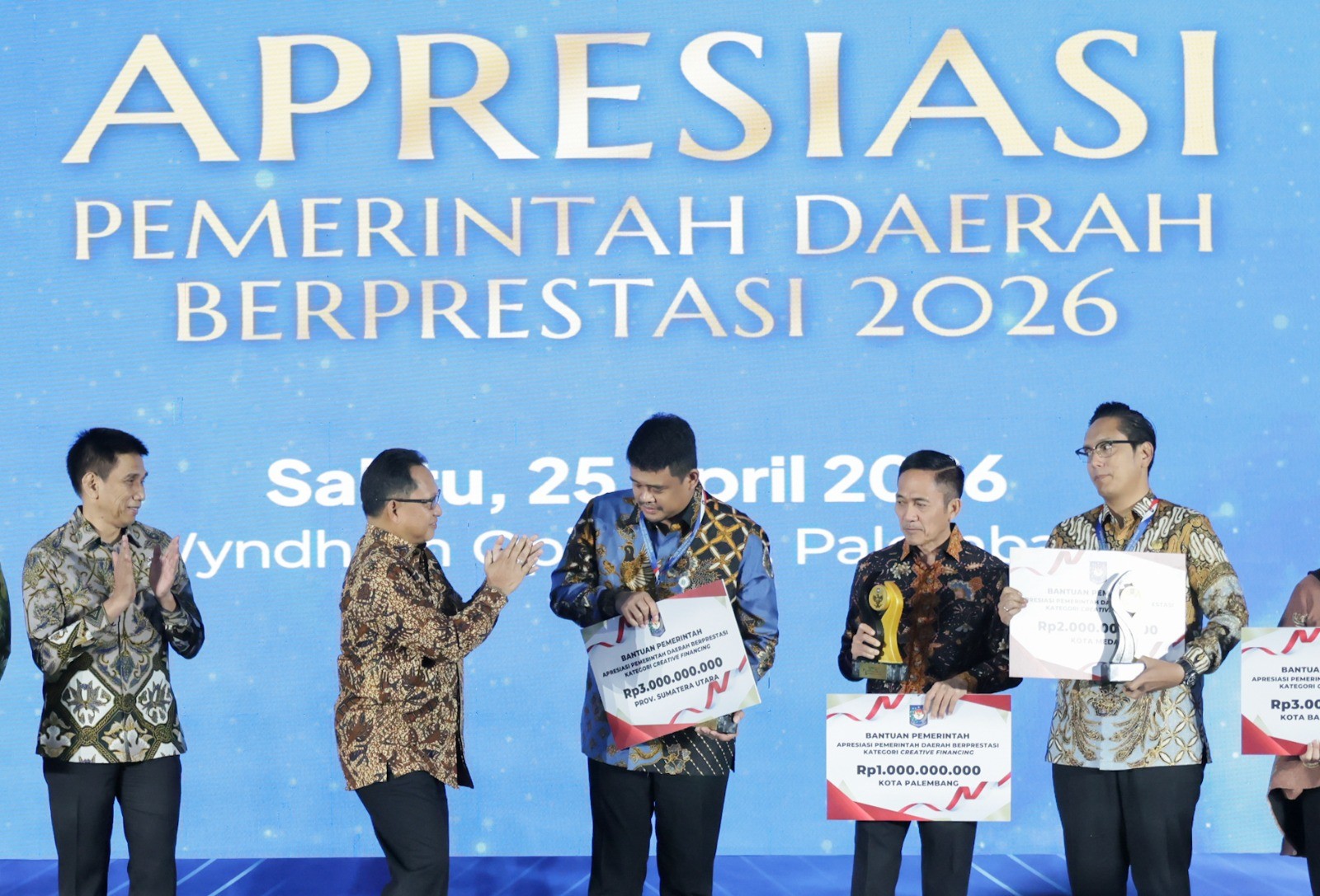 Bobby Nasution Raih Penghargaan Creative Financing Dari Mendagri