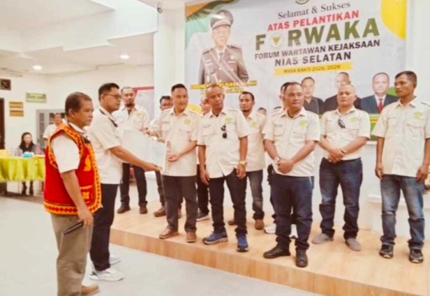 Irfandi Lantik Budi H Gowasa SH Sebagai Ketua FORWAKA Nisel 2026-2028