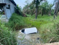 Mobil Avanza Terjun ke Parit di Sei Rampah, Dua Warga Dolok Masihul Tewas