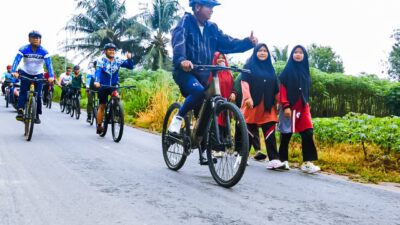 Pantau Infrastruktur Sambil Berolahraga, Bupati dan Wabup Sergai Gowes Keliling Sei Rampah
