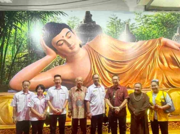 Wong Chun Sen Hadiri Tri Suci Waisak 2570 TB/2026