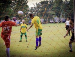 Laga Persahabatan di Pegajahan, Bupati Sergai Turut Sumbang Gol