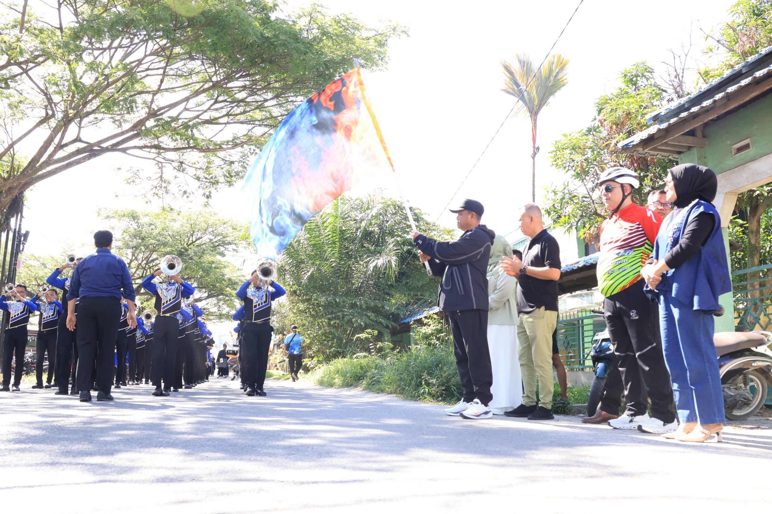 Bupati Sergai Lepas Pawai Drumband Festival Bumi Serampang Dua Belas