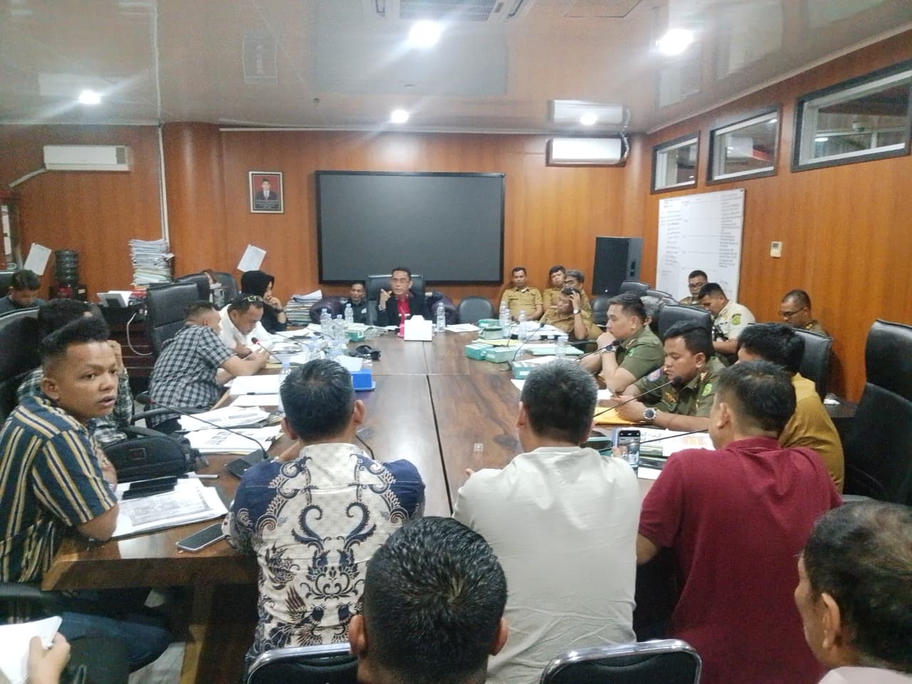 Memanas! Warga Contempo Tolak Bongkar Fasum Saat RDP Di Komisi 4 DPRD Medan