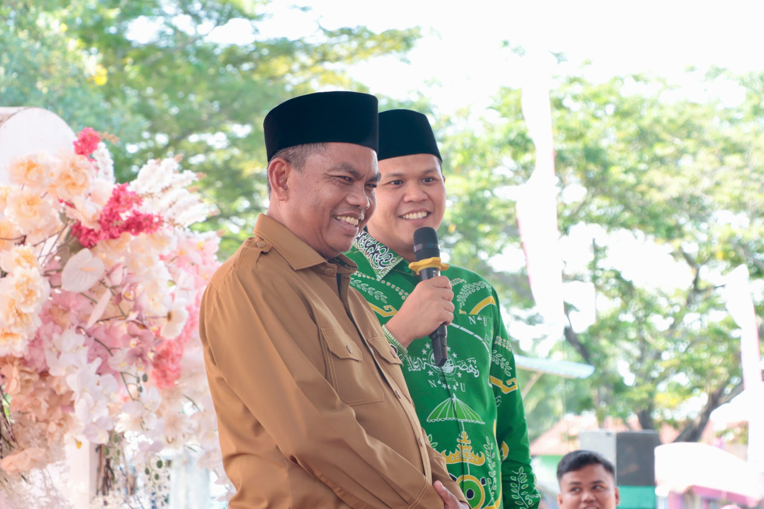 Bupati dan Wabup Sergai Hadiri Pengajian MTMD Tanjung Beringin, Bagikan Sembako hingga Pasar Murah