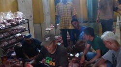 Sembelih 7 Sapi dan Seekor Kambing, Qurban Di Masjid Daarul Asjaad Lancar