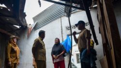 Wabup Adlin Tambunan Serahkan Bantuan kepada Korban Puting Beliung di Perbaungan