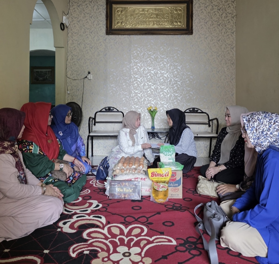 Puan-puan MABMI Salurkan Bantuan Sosial di Medan dalam Rangka Sambut Milad ke-55 MABMI