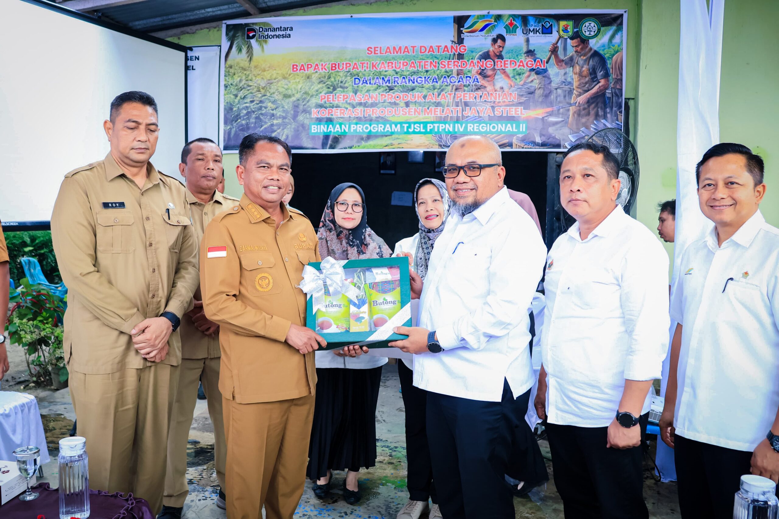 Bupati Sergai Apresiasi TJSL PTPN IV Saat Lepas Produk Dodos Koperasi Melati Jaya Steel