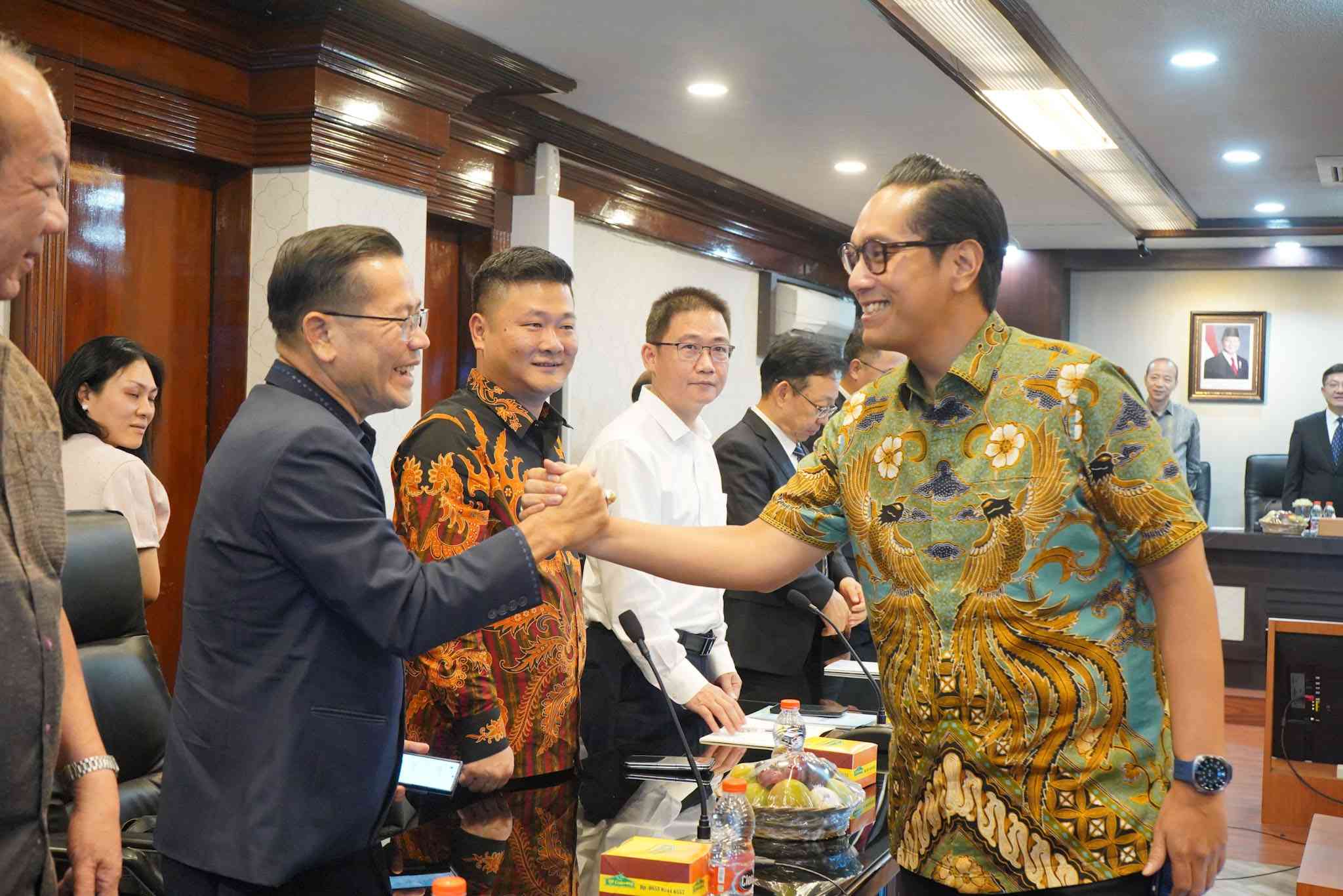 Rico Waas Tawarkan Kerja Sama Pendidikan Dan Pengolahan Sampah Jadi Energi Ke Qingyuan