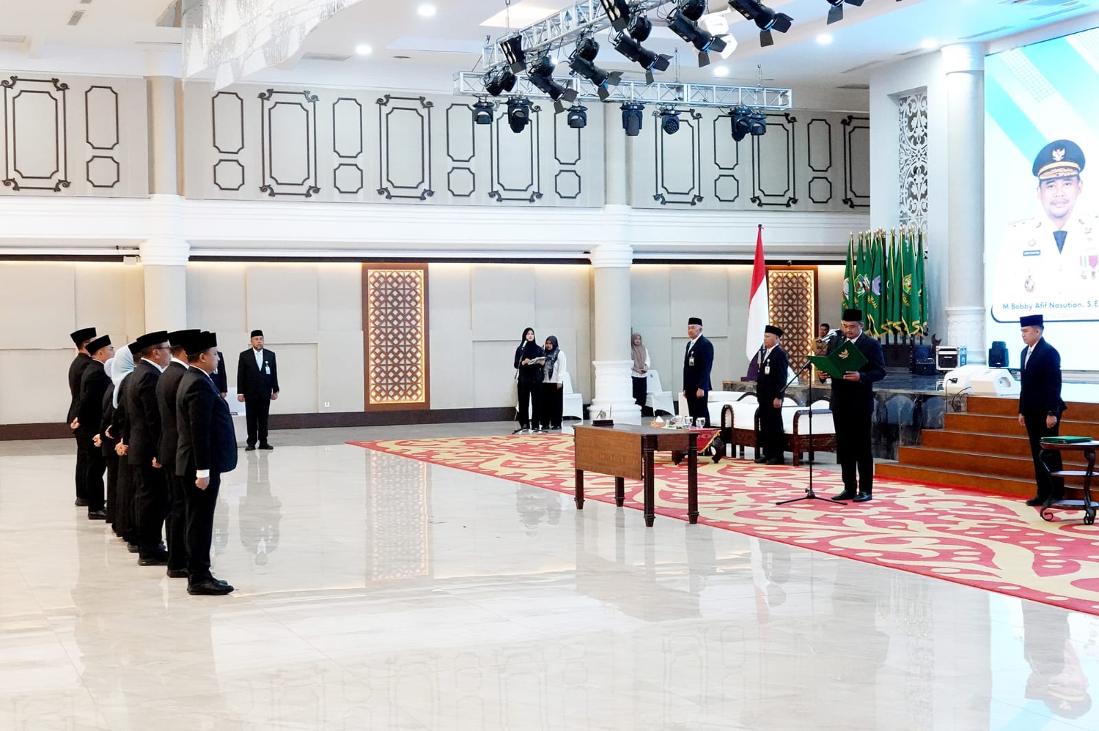 Lantik 8 Pejabat Eselon II, Bobby Nasution Minta Ciptakan Program Dorong Pertumbuhan Ekonomi