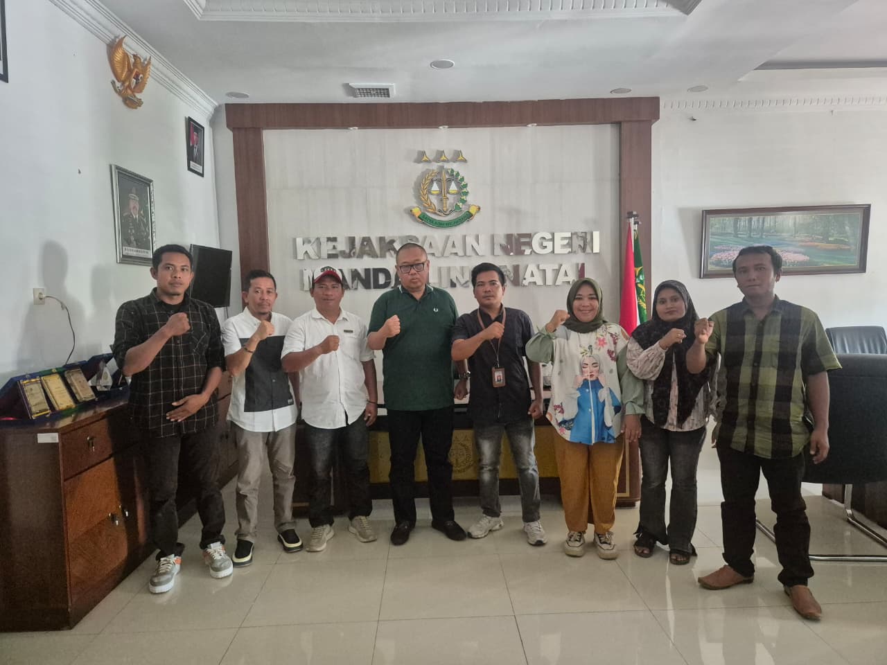 Terima FORWAKA Madina, Kajari Dukung Pelantikan Pengurus Digelar Agustus 1 Terima FORWAKA Madina, Kajari Dukung Pelantikan Pengurus Digelar Agustus