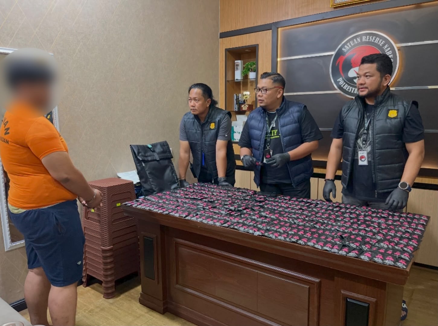 Seorang Mahasiswa Farmasi Sebagai Bandar Pod Getar Disergap Polisi di Medan Baru 1 Seorang Mahasiswa Farmasi Sebagai Bandar Pod Getar Disergap Polisi di Medan Baru