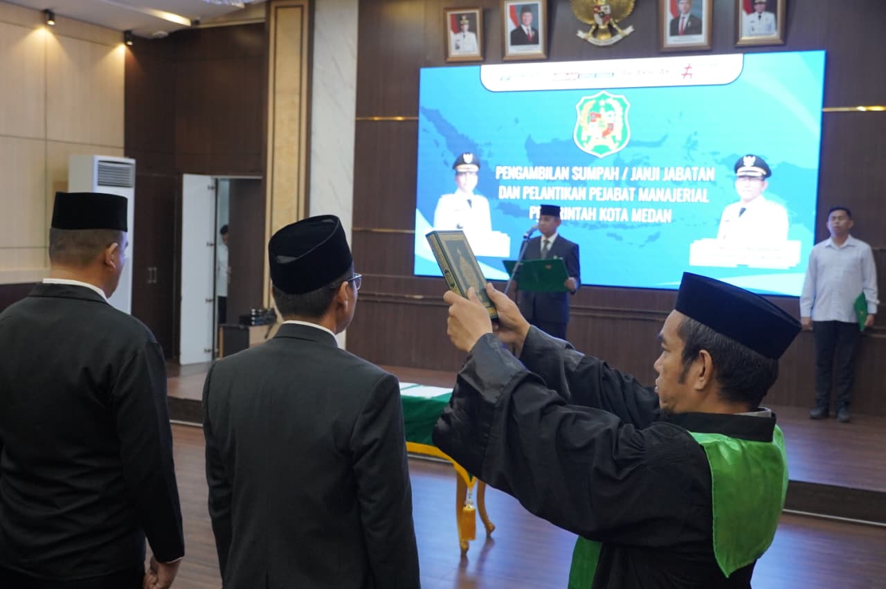 Lantik 22 Pejabat Manajerial, Rico Waaa Minta Pelayanan Publik Harus Cepat, Transparan dan Responsif 1 Lantik 22 Pejabat Manajerial, Rico Waaa Minta Pelayanan Publik Harus Cepat, Transparan dan Responsif