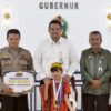 Bobby Nasution Beri Beasiswa Dan Tablet Pada Caroline Cicilia Nababan