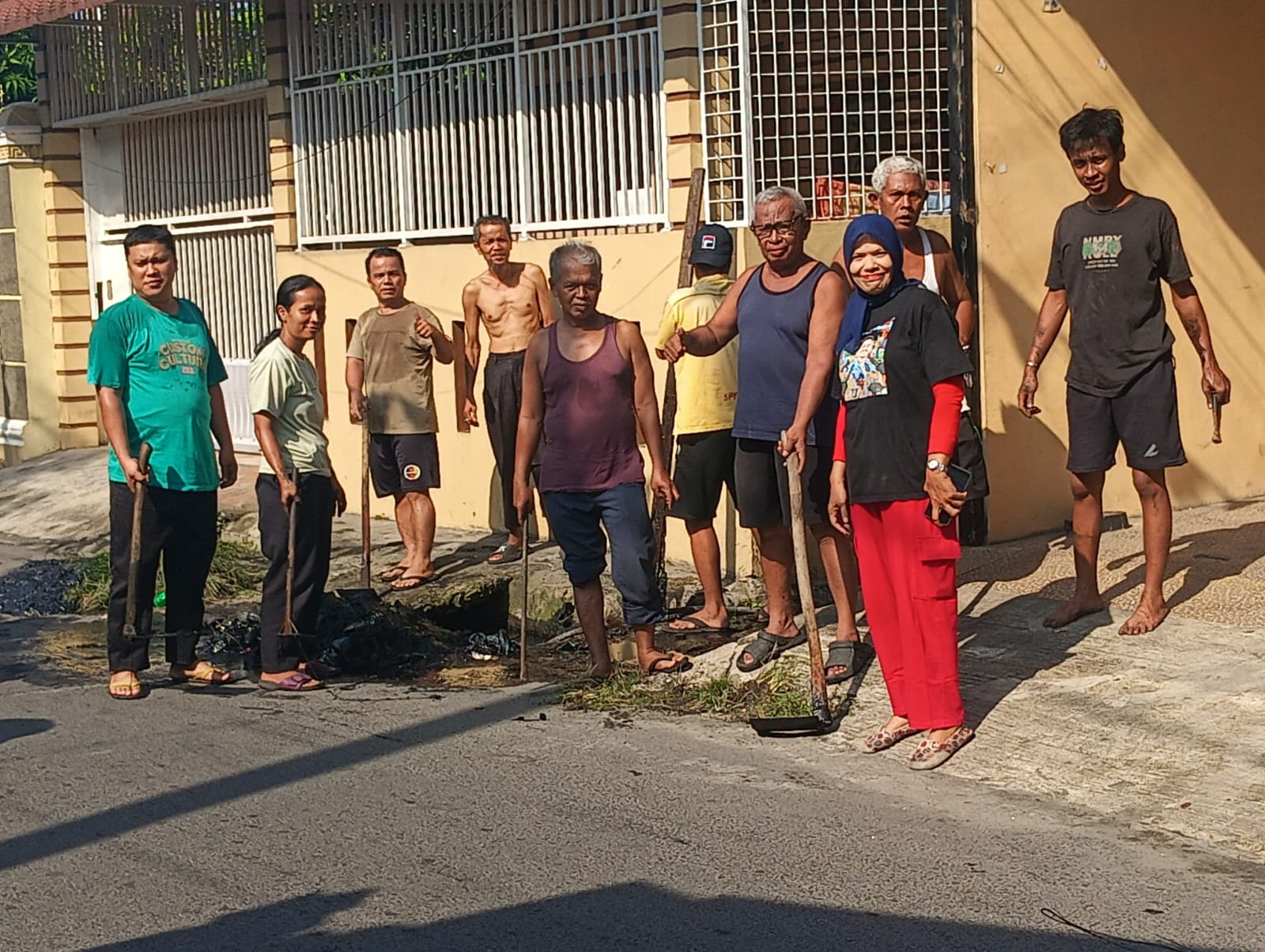 Sambut HUT RI Ke-81, Warga Lingkungan 3 TSM III Lakukan Gotroy
