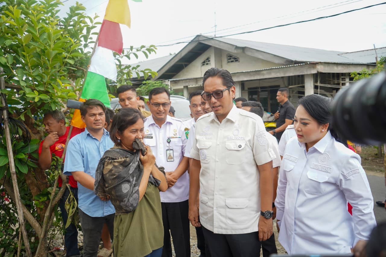 Rico Waas Tinjau Rehabilitasi 3 RTLH Di Medan Tuntungan, 213 Unit Ditargetkan Rampung 1 Rico Waas Tinjau Rehabilitasi 3 RTLH Di Medan Tuntungan, 213 Unit Ditargetkan Rampung