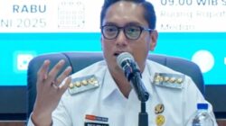 Salah Gunakan Wewenang, Rico Waas Nonaktifkan Lurah AUR