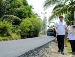 Wabup Adlin Tinjau Pembangunan Jalan Manggis–Kelapa Bajohom, Pastikan Kualitas Sesuai Harapan