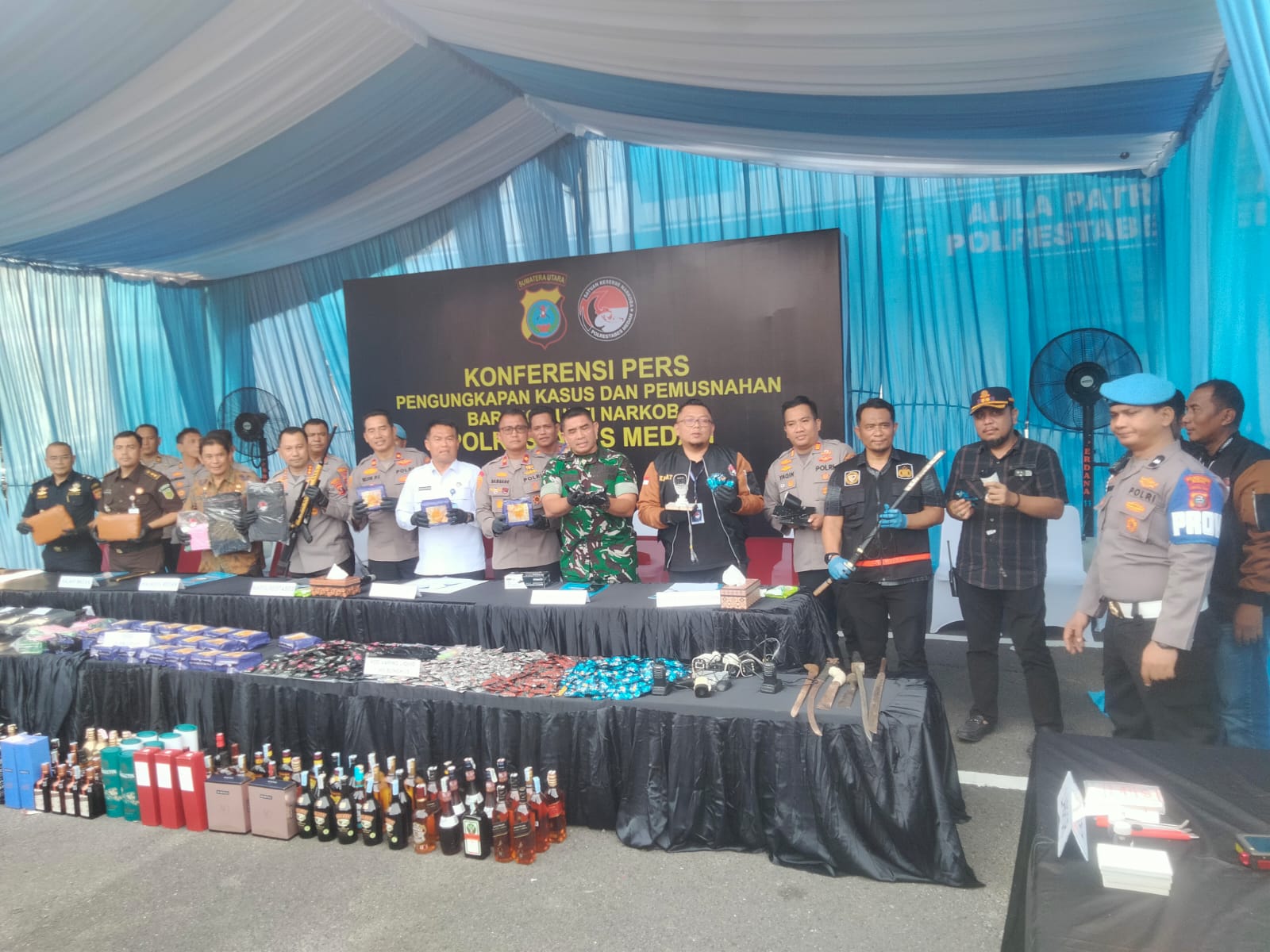 Polrestabes Medan Musnahkan 29.000 Gram Sabu, Ganja 9.000 Gram Dan Pod Vaping Liquid 1.350 Bungkus Milik Sindikat Indonesia - Malaysia