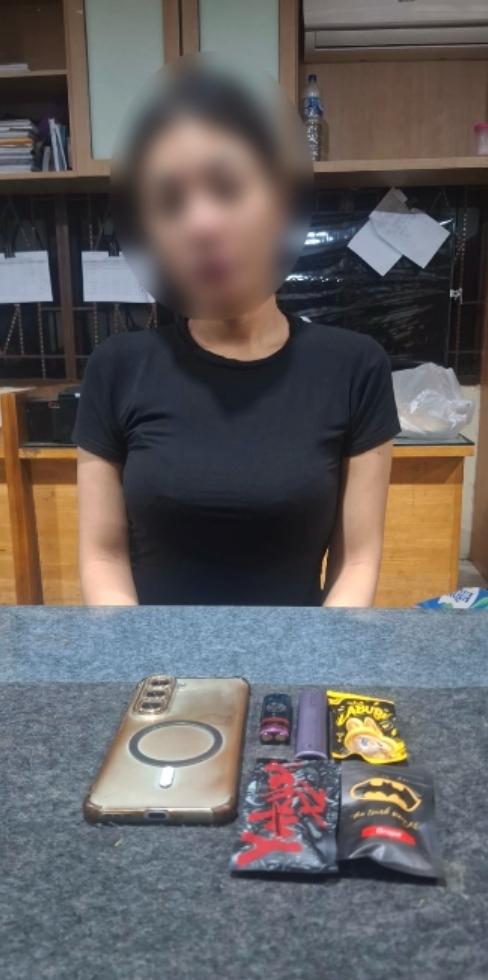 Wanita Cantik Pengedar Pod Getar Diciduk Satresnarkoba Polrestabes Medan