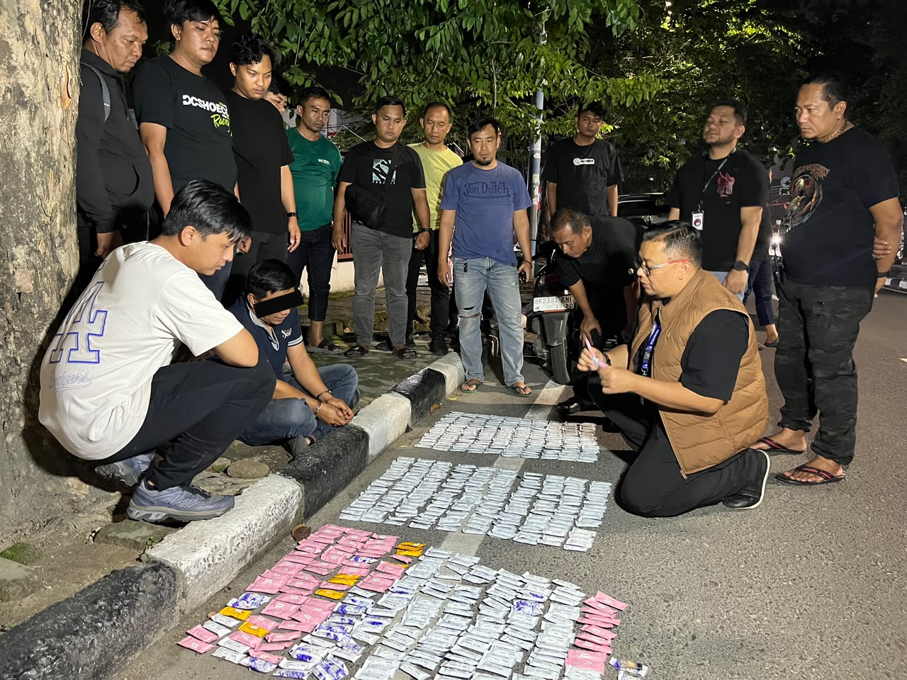 Di HUT RI Ke-81, Polisi Bongkar Peredaran 622 Pod Getar Dalam Kemasan Permen Beraksara Cina Di Jalan Iskandar Muda Medan