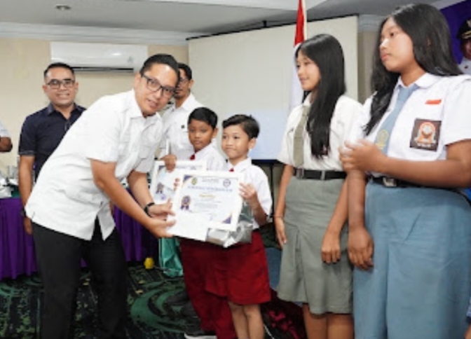 21 Anak Wartawan Berprestasi Dapat Penghargaan Dari Wali Kota Medan