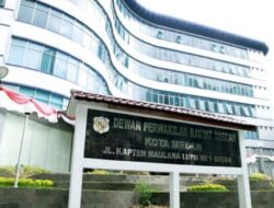 Sekretariat DPRD Medan Klarifikasi Tiga Mobil Dinas Ditimpa Pohon Tumbang di Kediaman Ketua DPRD
