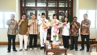 Pj Sekdaprovsu Sambut Kepulangan Dua Paskibraka Nasional Asal Toba