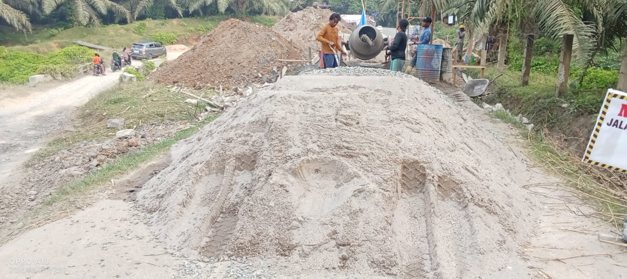 Kontraktor PT. Creo Aras Mujur Diduga Menggunakan Material Tak Berizin untuk Proyek Jembatan