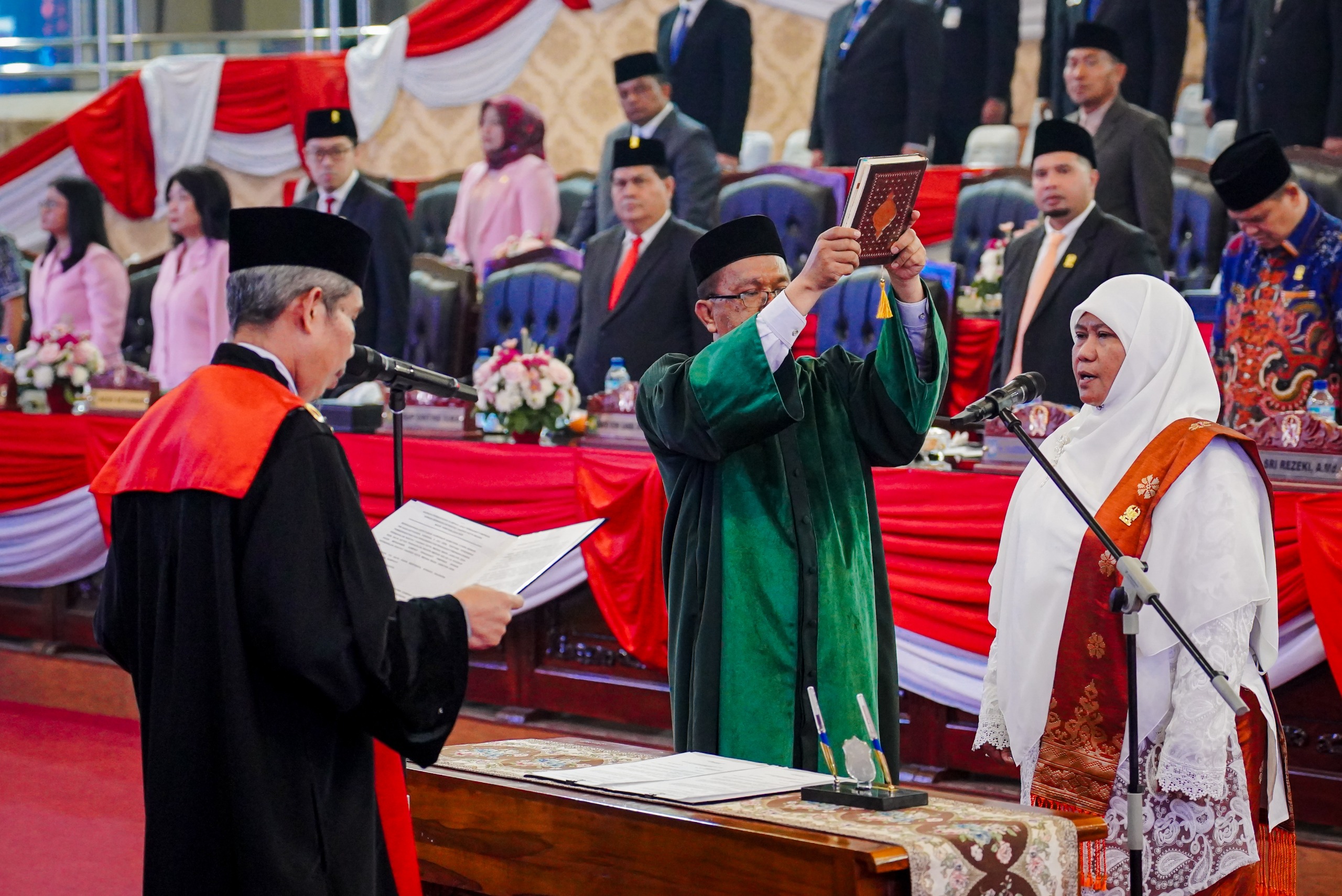 DPRD Medan Resmi Lantik Hj Sri Rezeki AMd Jadi Wakil Ketua DPRD Kota Medan Sisa Masa Jabatan 2024-2029