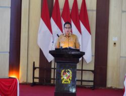 Rico Waas Sampaikan Penjelasan Revisi Perda Pajak Dan Retribusi ke DPRD