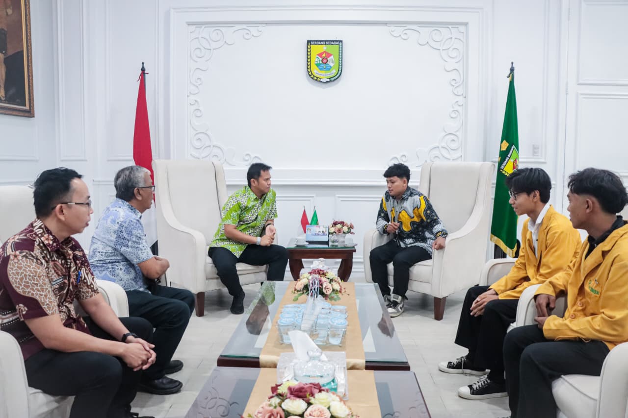 Wabup Adlin Buka Ruang Dialog dengan PWI dan Mahasiswa