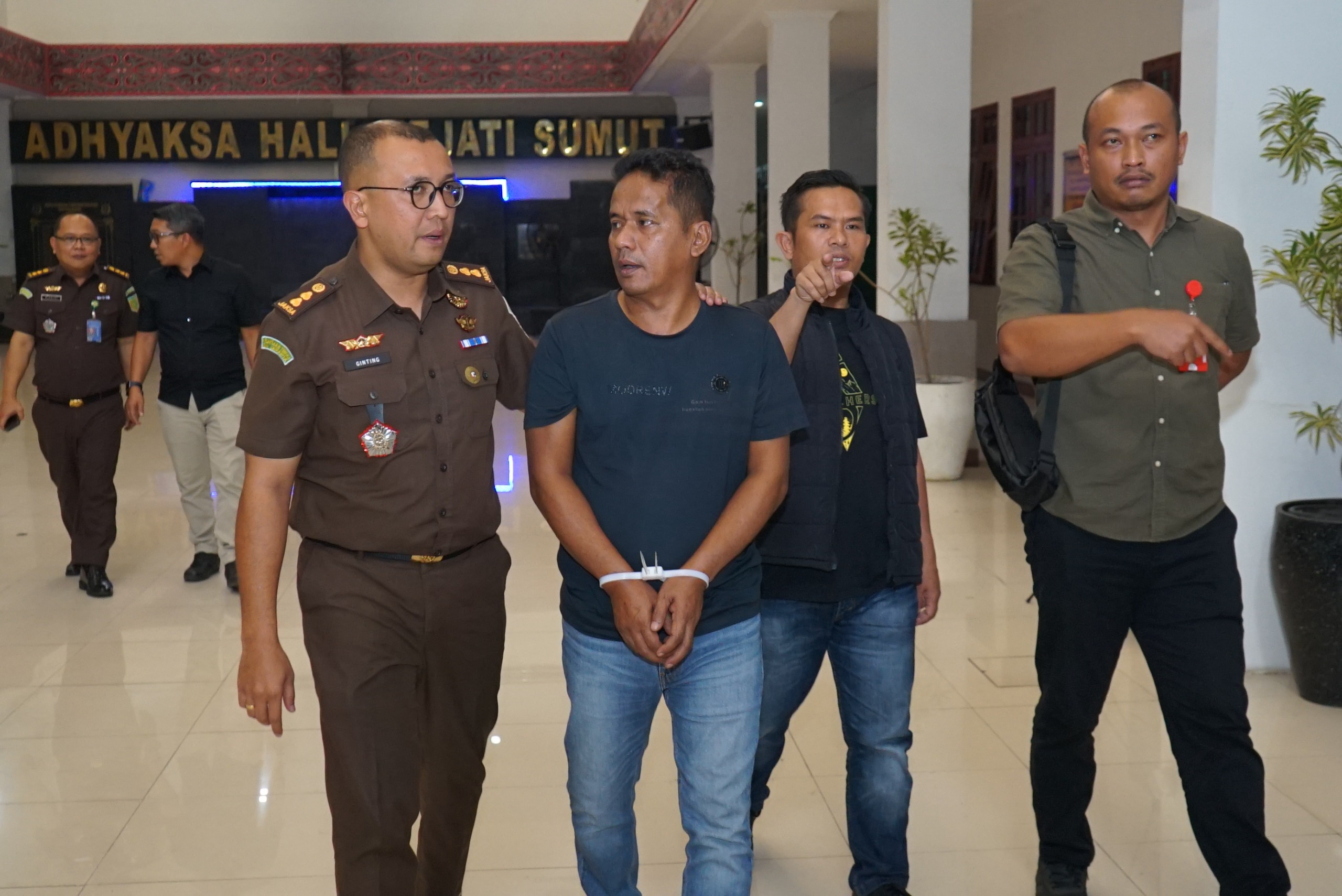 DPO Terpidana Perkara Pertambangan Dikawasan Hutan Akhirnya Diamankan Kajatisu Dan Kajari Madina