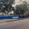 Debu dan Krikil berserakan di jalan,Warga Keluhkan Pembangunan Proyek Kantor imigrasi